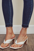 Load image into Gallery viewer, HIGH RISE ANKLE SKINNY JEANS-KC2510D