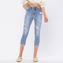 Load image into Gallery viewer, Judy Blue Light Distressed Capri - 20W