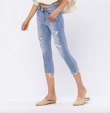 Load image into Gallery viewer, Judy Blue Light Distressed Capri - 20W