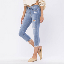 Load image into Gallery viewer, Judy Blue Light Distressed Capri - 20W