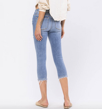 Load image into Gallery viewer, Judy Blue Light Distressed Capri - 20W